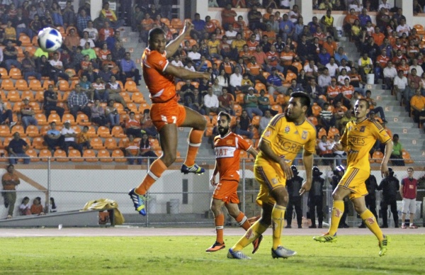 Correcaminos vs Tigres en la Copa MX 2014